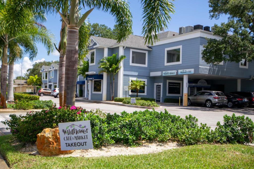 Located By The Beach 1 Bedroom With Parking And Pool Clearwater Bagian luar foto