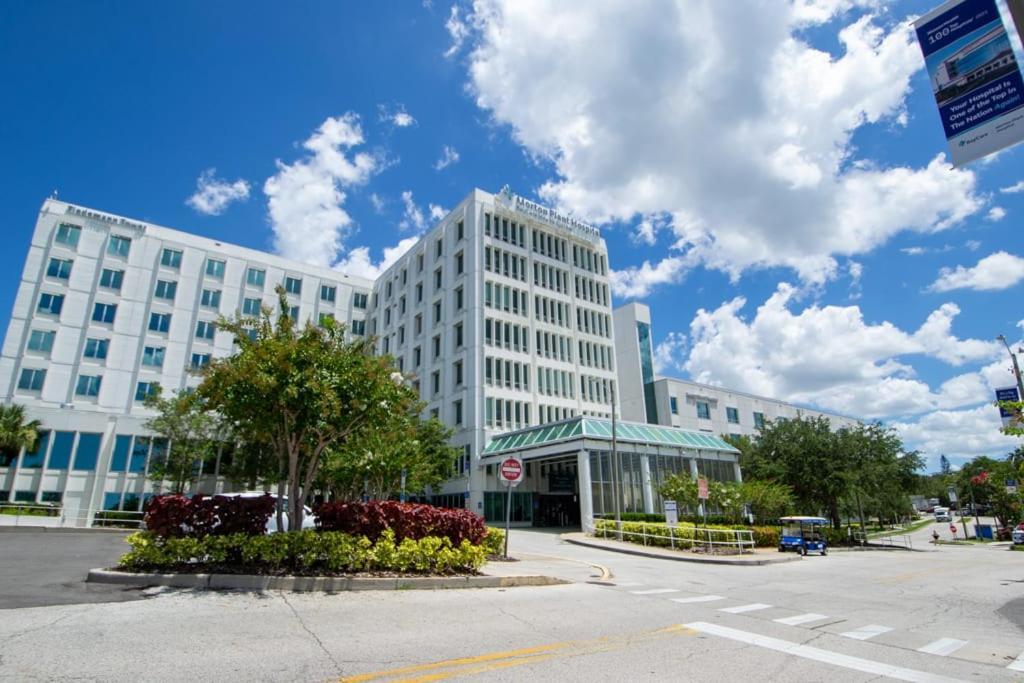 Located By The Beach 1 Bedroom With Parking And Pool Clearwater Bagian luar foto
