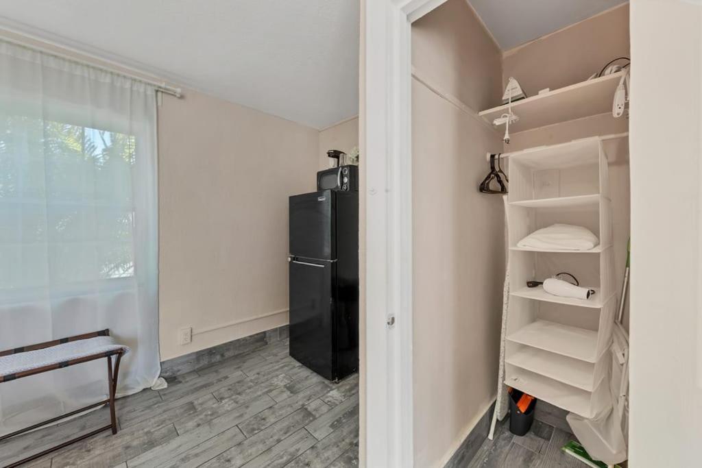 Located By The Beach 1 Bedroom With Parking And Pool Clearwater Bagian luar foto